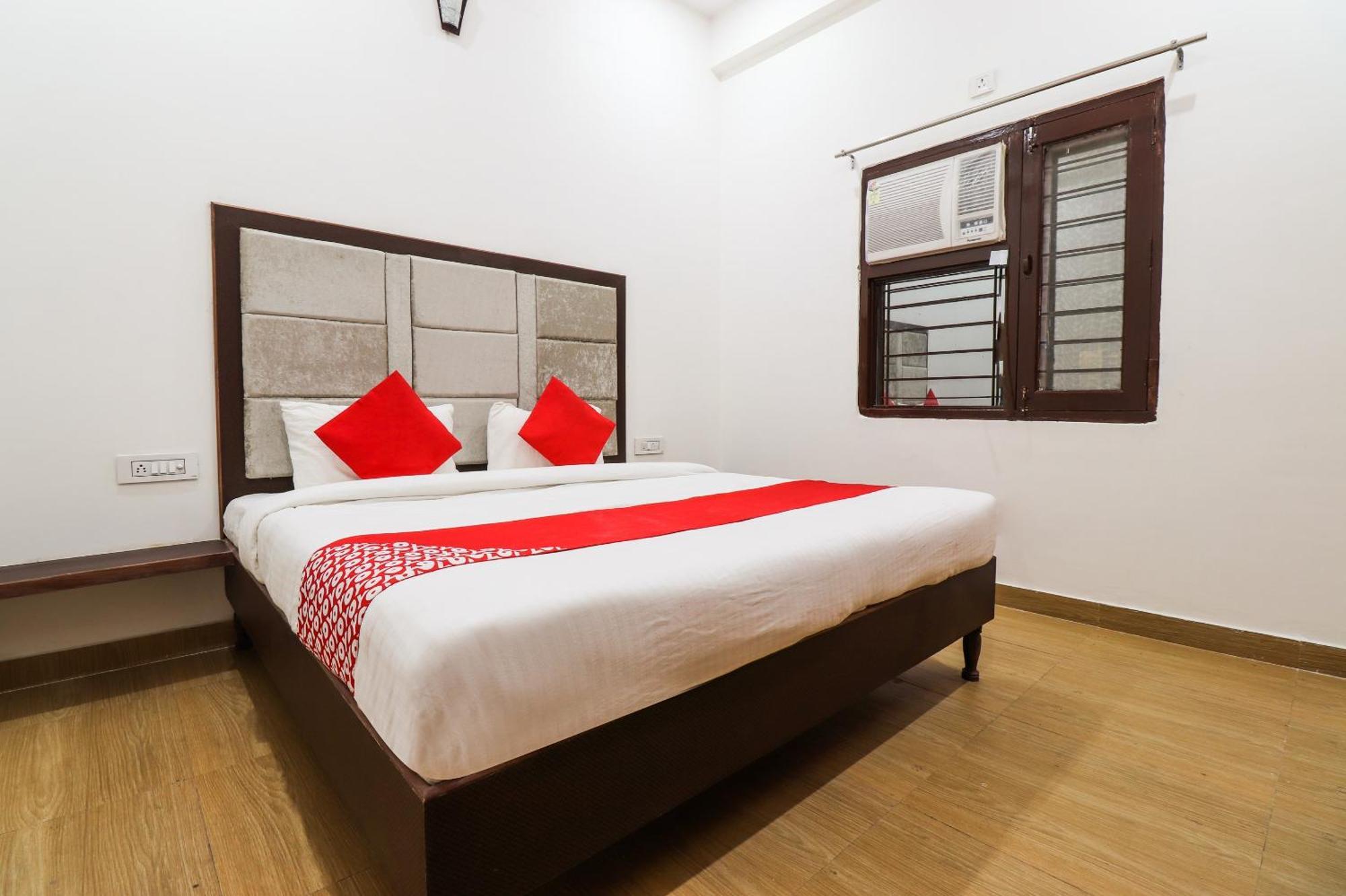 Hotel O Taj Royal Tajganj Luaran gambar