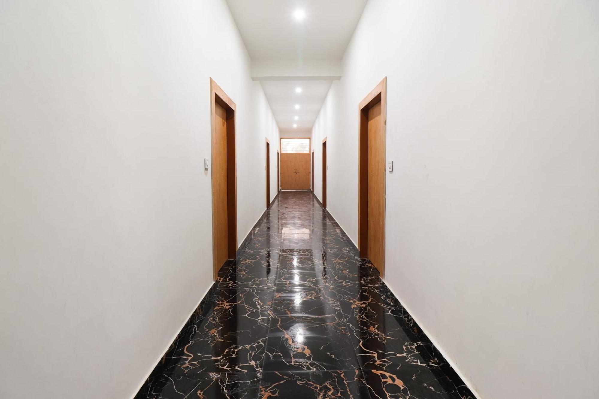 Hotel O Taj Royal Tajganj Luaran gambar